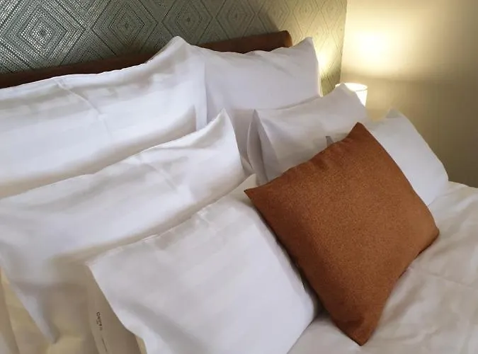 Indium Panzio 3* Eger