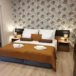 Bed & Breakfast Indium Panzio 3*