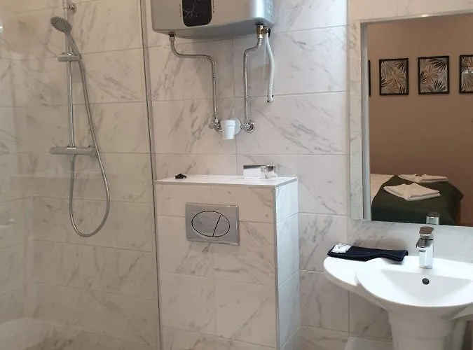 Bed & Breakfast Indium Panzió 3*