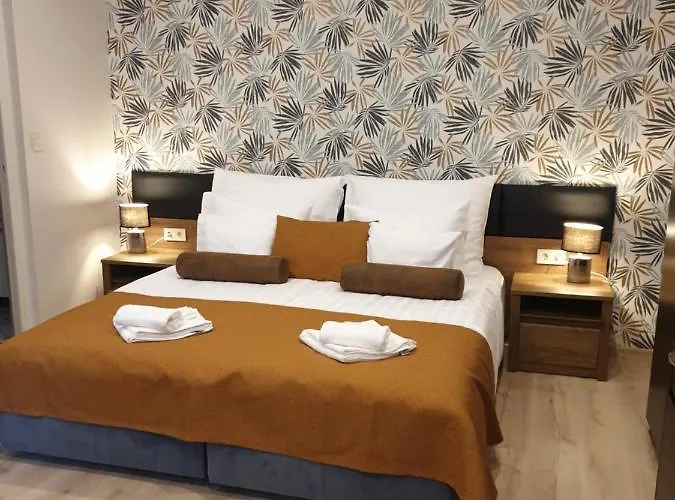 Bed & Breakfast Indium Panzió 3*