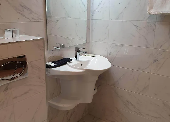 Indium Panzio Bed & Breakfast 3*