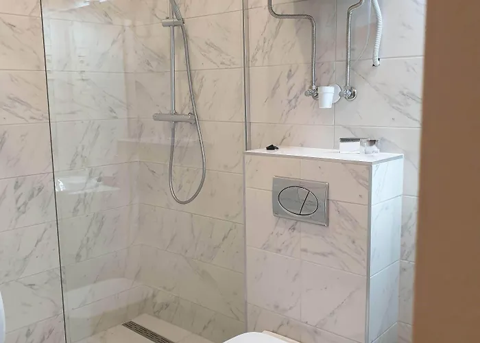 Indium Panzio 3* Eger